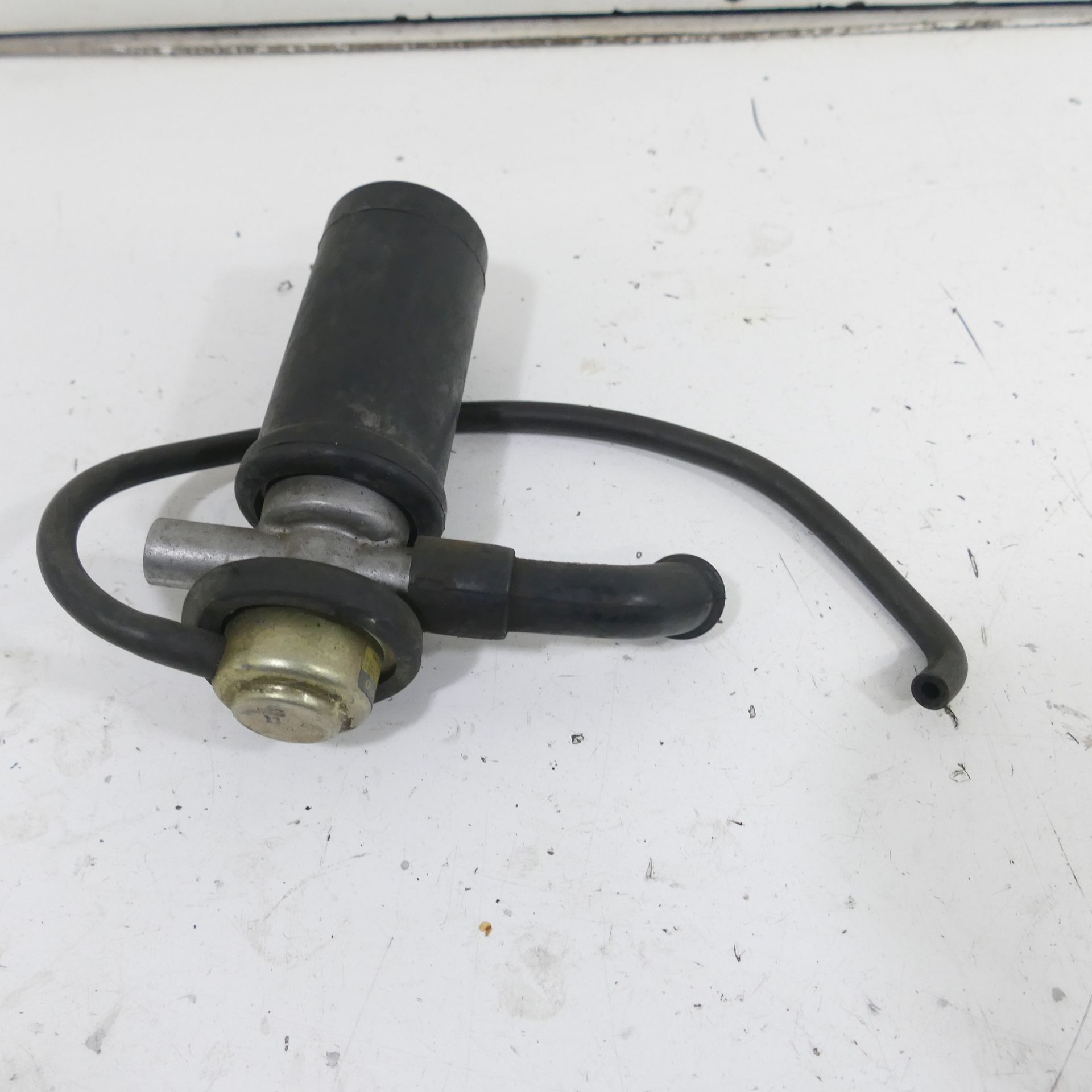 その他 S Kawasaki ZX-9R 900 Unterdruckventil 16126-1361 Unterdruck Ventil