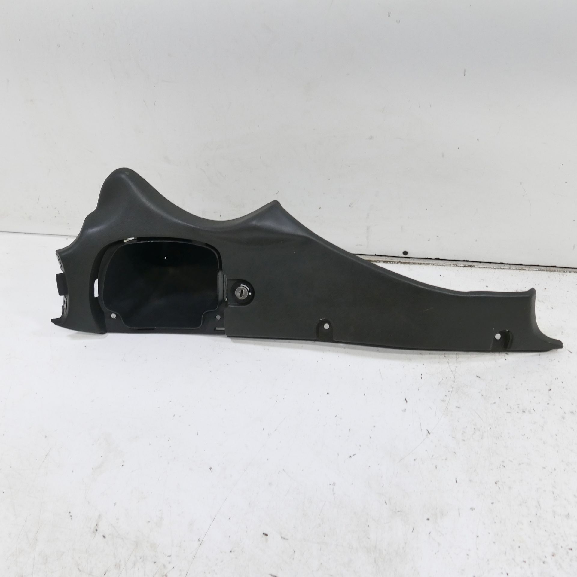 Triumph Trophy 900 Innenverkleidung links 2300972 Abdeckung Deckel