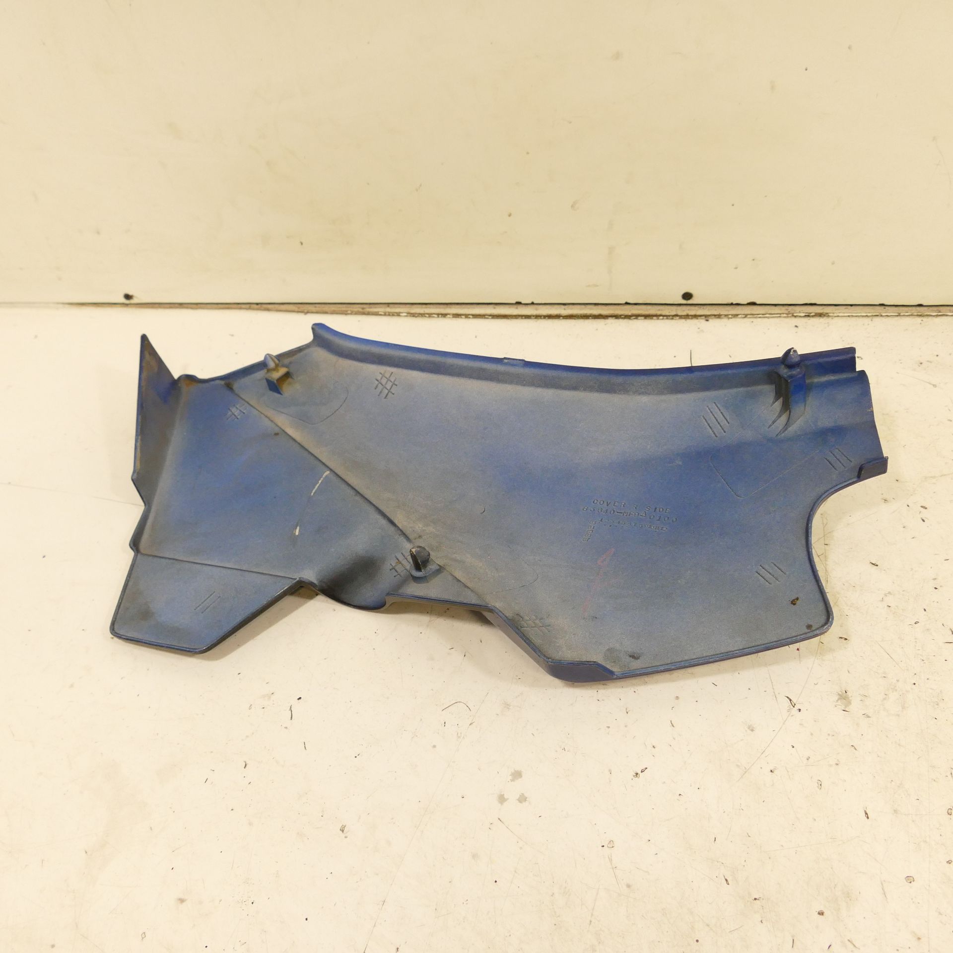 ハット Honda VT 500 E Right Side Fairing Side Cover Fairing 74512 | eBay UK