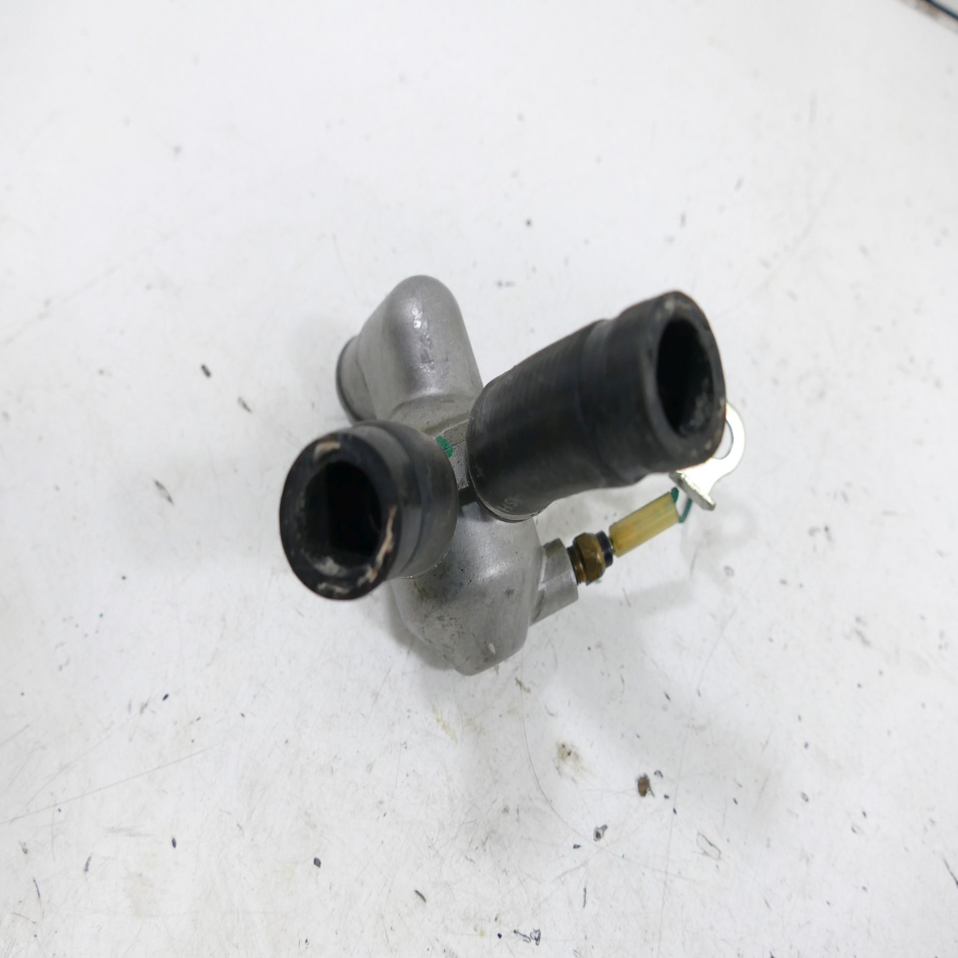 Honda VFR 750 RC36 Thermostat Housing Thermostat Water Fill Neck