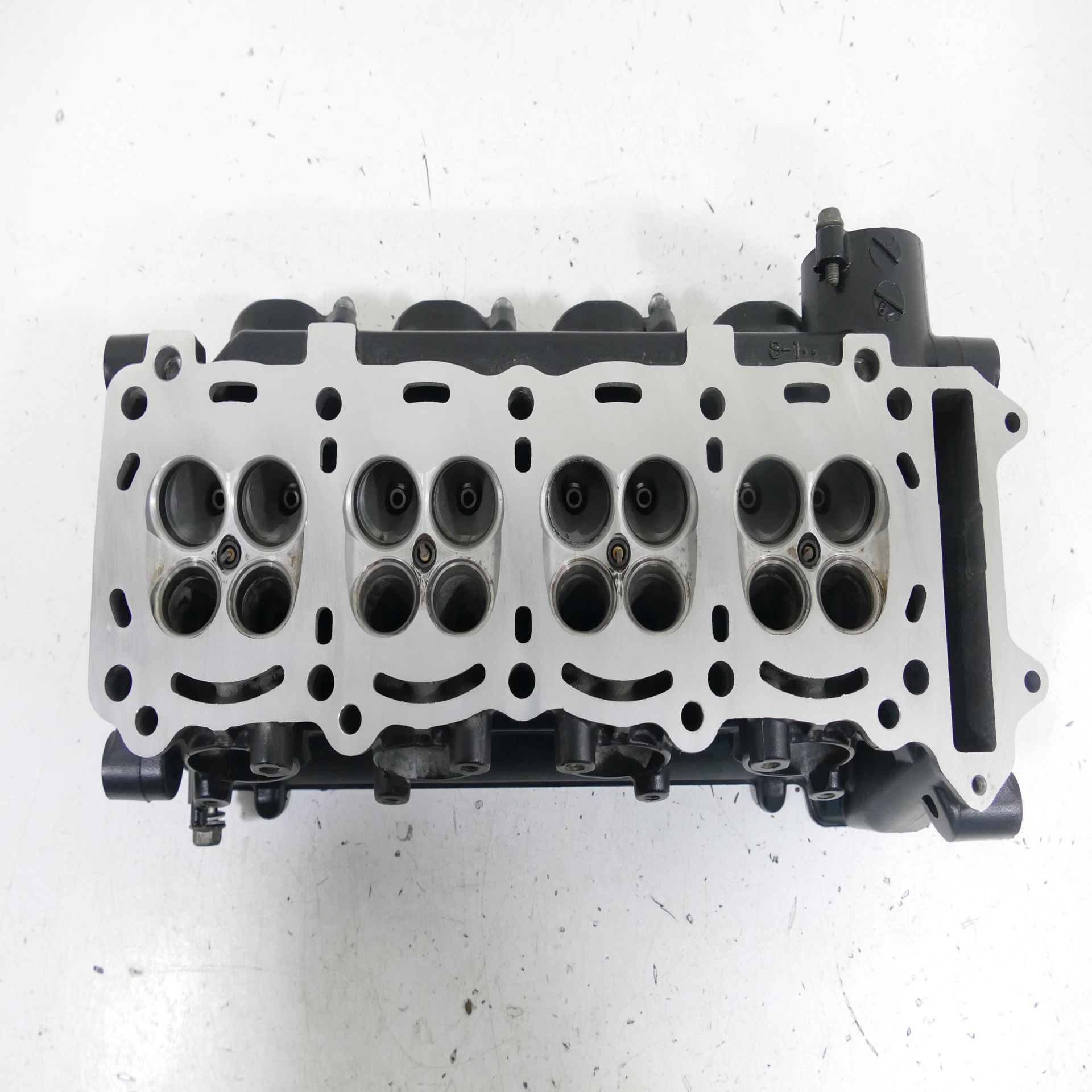 ‘ Suzuki GSX-R 750 SRAD Cabeza De Cilindro Motor Válvulas 74944 | eBay
