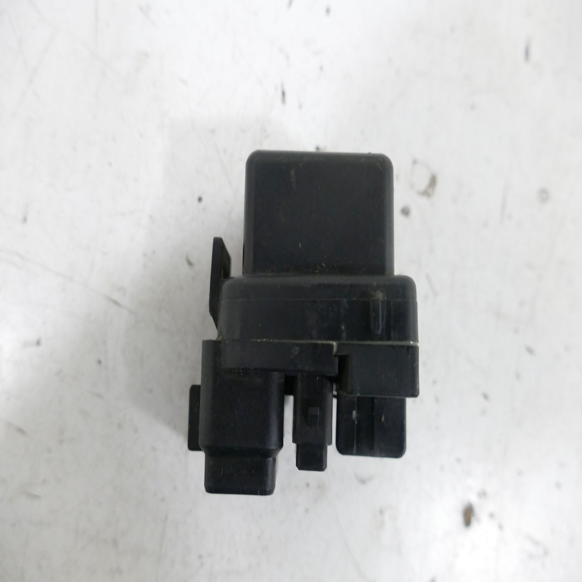 F Suzuki GSX-R 750 SRAD Solenoid Anlassermagnetschalter Relay 74948