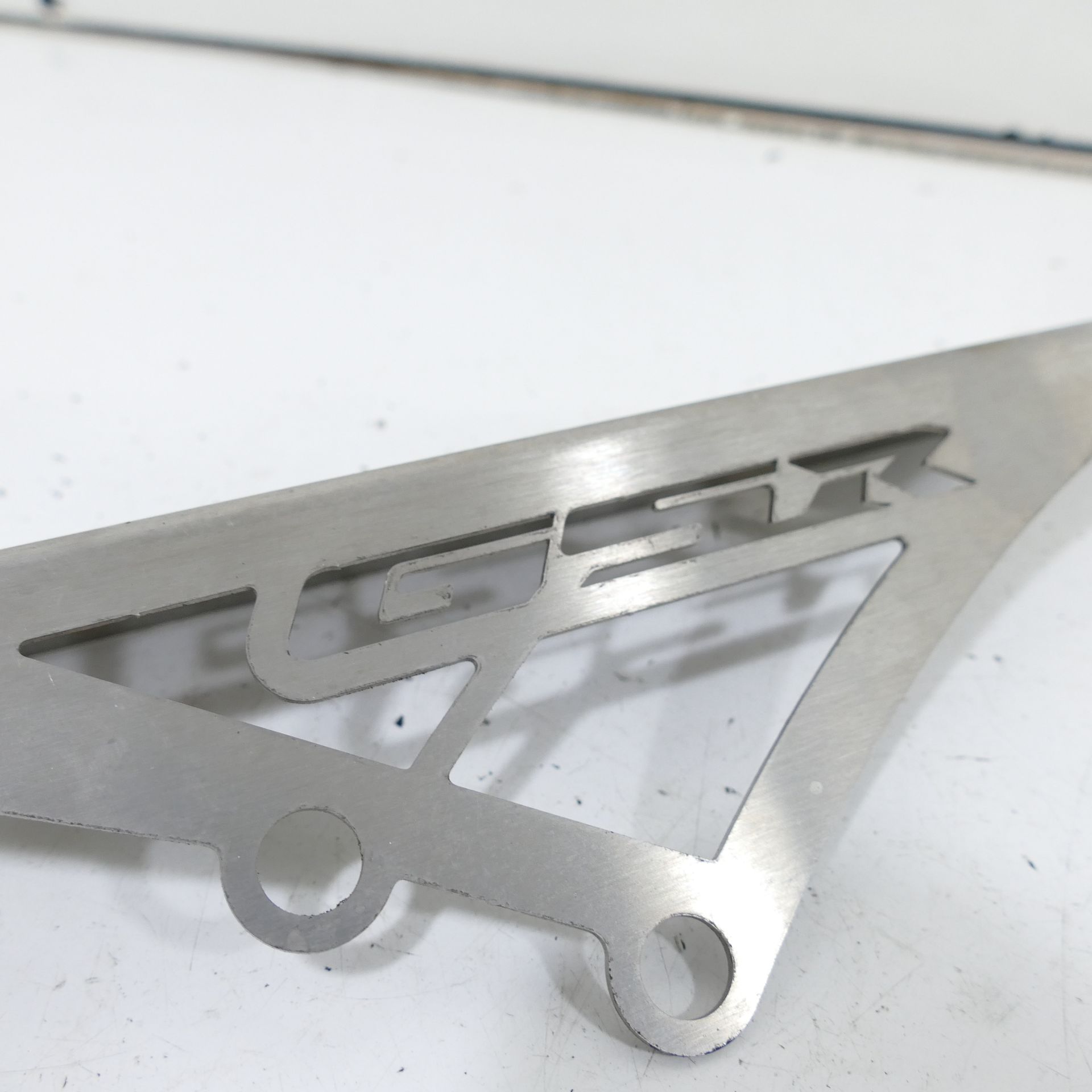 8 Suzuki GSR 600 Copertura Accessori Protezione Catena 75434 | eBay