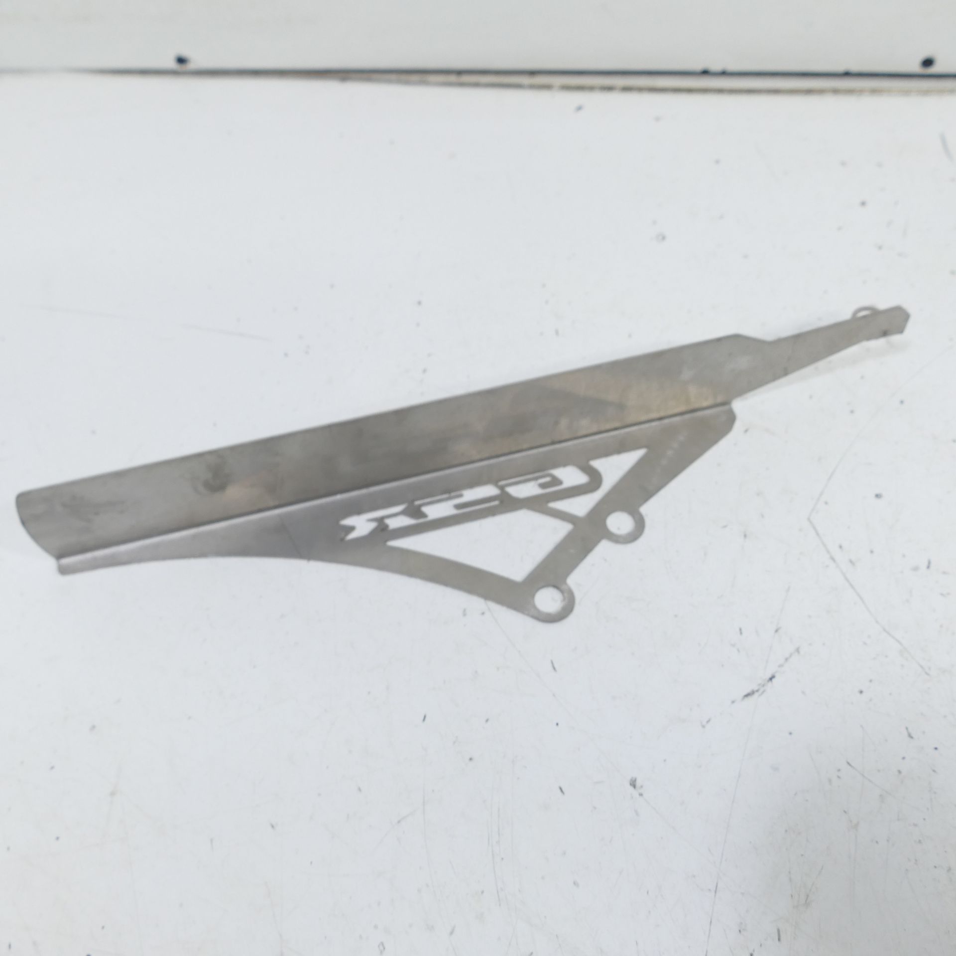 Suzuki GSR 600 Copertura Accessori Protezione Catena 75434 | eBay