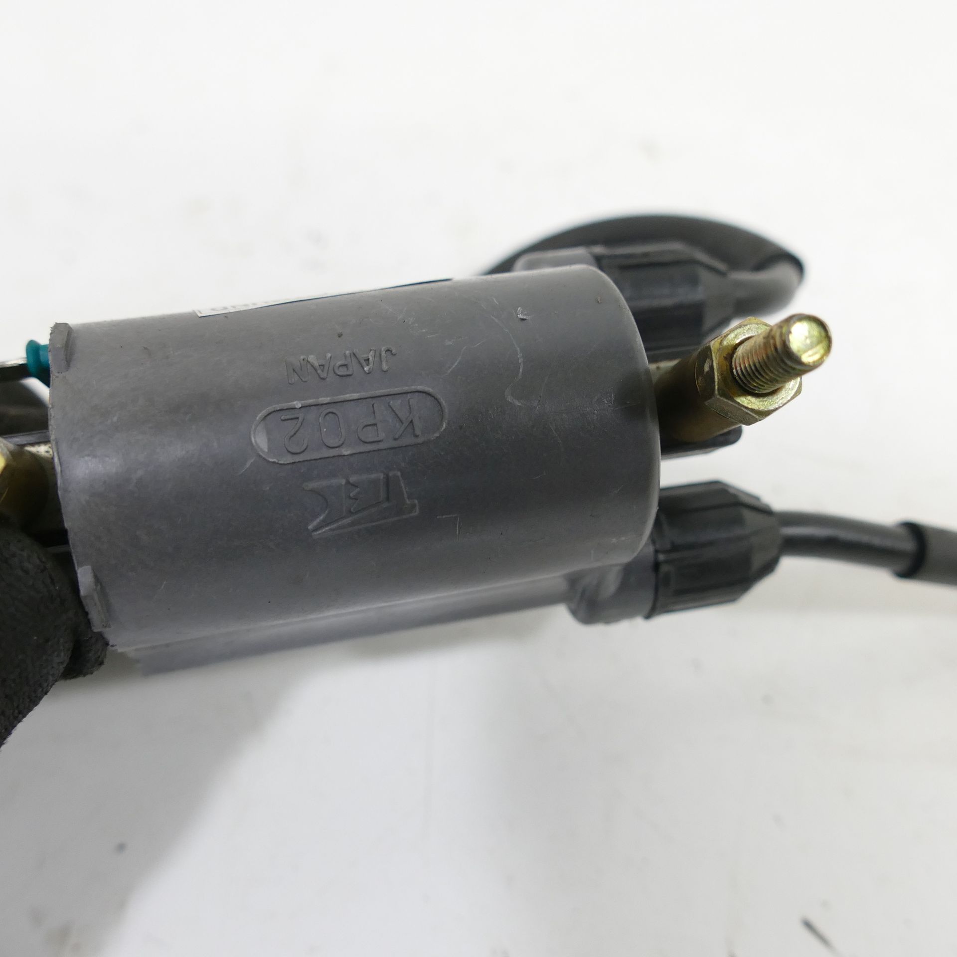 Kawasaki ZRX 1200 Ignition Coil With Leads 1x Spark Plug Connector